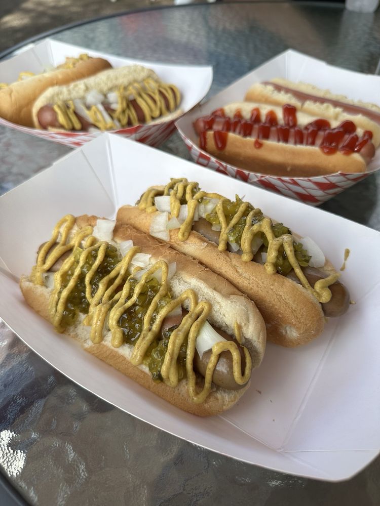 Hot dogs with toppings